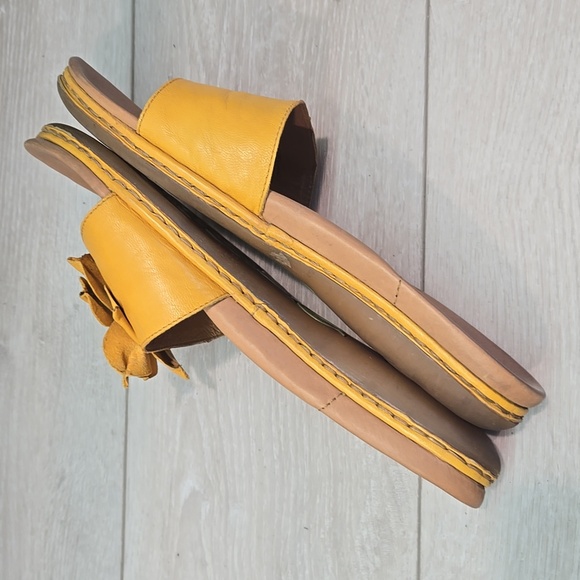 Born Yellow Floral Women's Slide Sandals Shoes Sz 11 - Picture 8 of 13